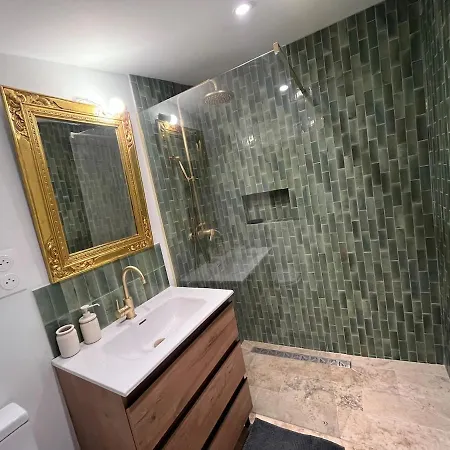 Renove Avec Petite Terrasse Privative *